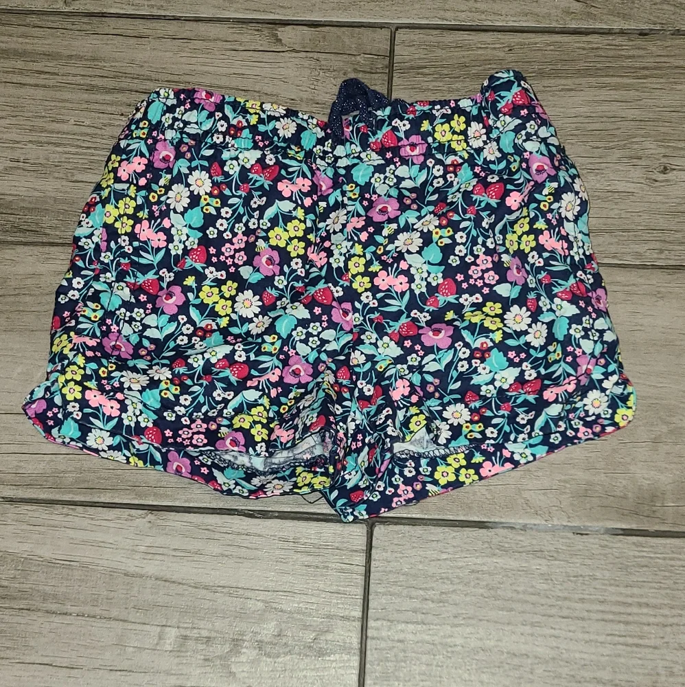 🍋‍🟩Carters flowered shorts ☀️